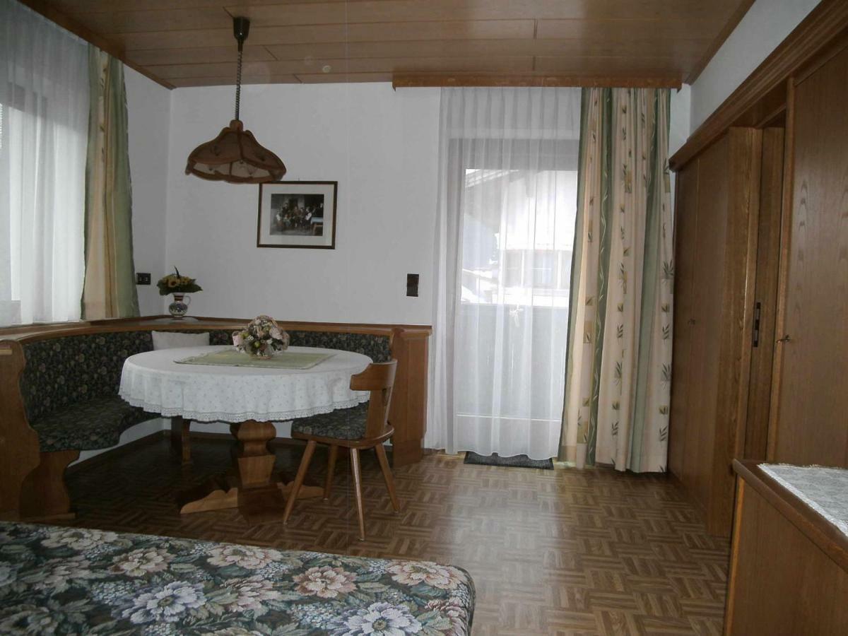 Apartments Jaeger Trins Zewnętrze zdjęcie